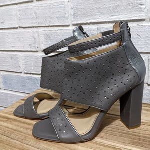 Maggie Lu open toes gray studded suede booties sz 7